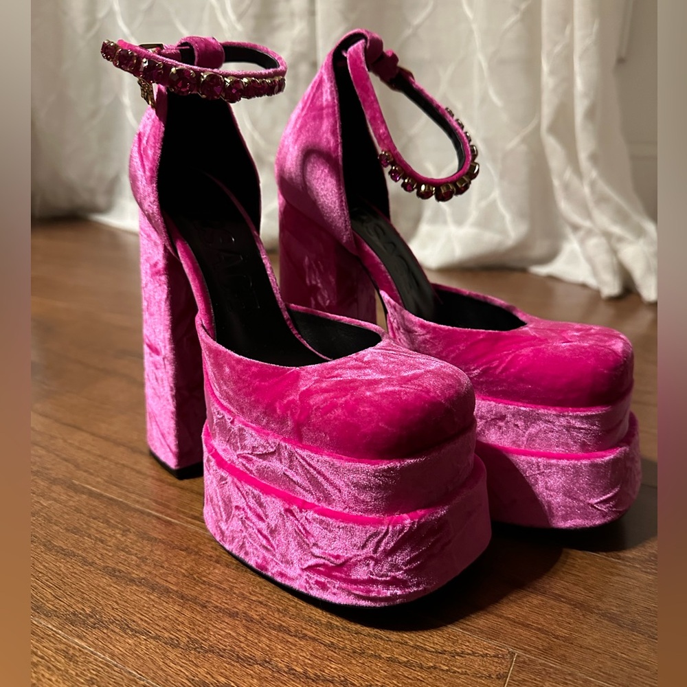 NEW Versace Aevita Heels Crushed Velvet Hot Pink
